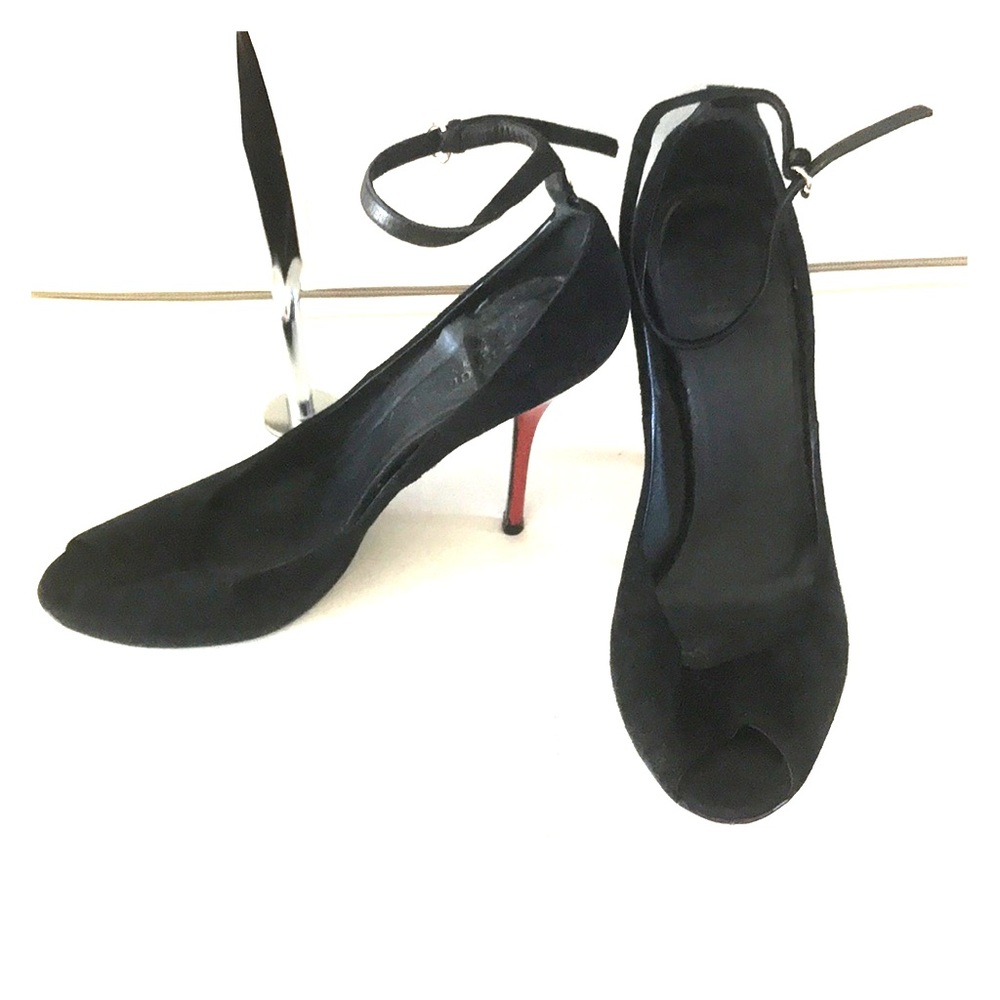 Gucci black suade Stilettos size 9
